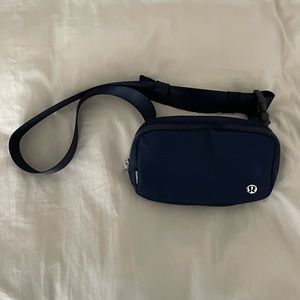 Lululemon Everywhere Belt Bag 1L